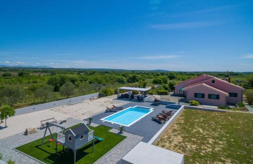 Zemunik Donji Villa | Villa Perini Dvori