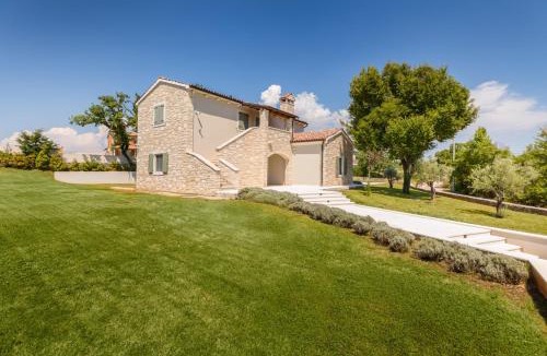 Butkovici Villa | Villa Philia by Villsy - with heated salt water pool