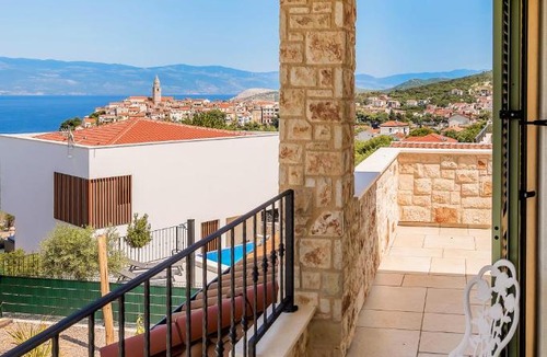 Vrbnik Villa | Villa Pinaza with pool, hot tube and sea view