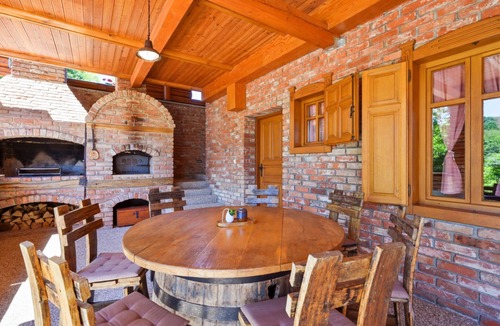 Veliko Trgovisce Villa | Villa Pine Log by Villas Guide