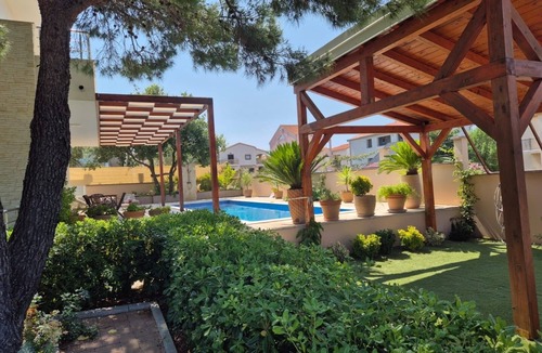 Pakostane Villa | Villa Pine Tree