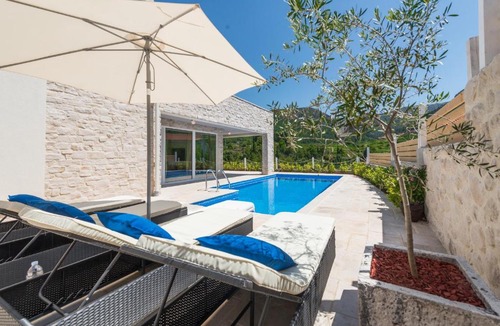 Pitve Villa | Villa Pitve