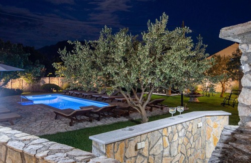 Sestanovac Villa | Villa Popovića Dvori - Six Bedroom Villa with Pool