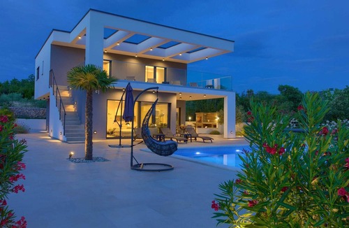 Skrbcici House | Villa QUADRA with heated pool