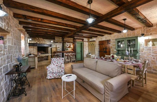 Pakostane Villa | Villa Radie - Three Bedroom Villa, Sleeps 8