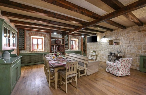 Pakostane Villa | Villa Radie - Three Bedroom Villa, Sleeps 8