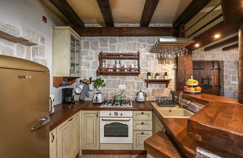 Pakostane Villa | Villa Radie - Three Bedroom Villa, Sleeps 8