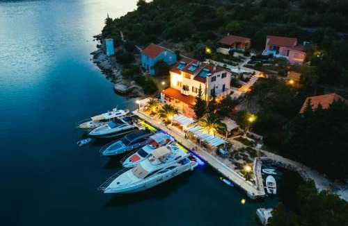 Rava House | Villa Rava Hotel & restaurant