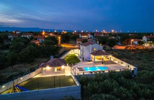 Gornji Zemunik Villa | Villa Relax with sauna & jacuzzi &gym