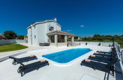 Gornji Zemunik Villa | Villa Relax with sauna & jacuzzi &gym