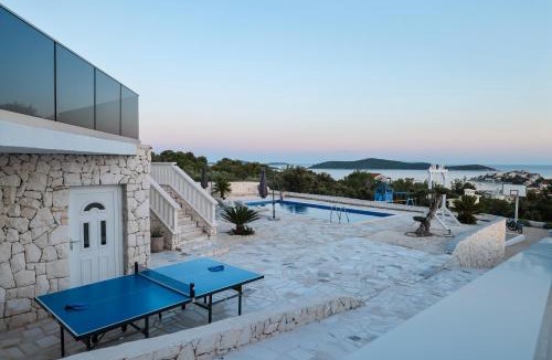 Sevid Villa | Villa Rita III