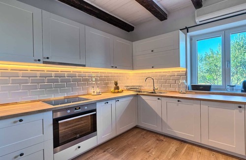 Sibenik Villa | Villa River and Sea Retreat - for 12 guests with a pool, 10 minutes to the beach
