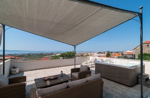 Mravince House | Villa "Roko" with hot tub