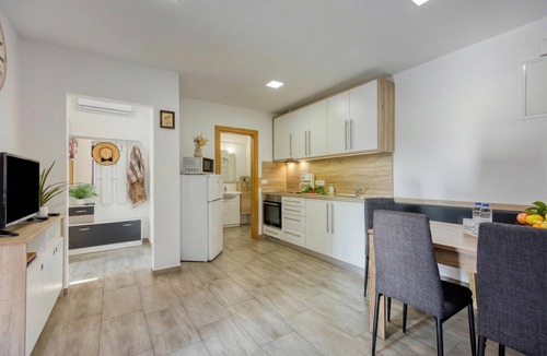 Portoroz Apartment | Villa Roma Portorose Classic - 250m to beach, Portorož, Slovenia