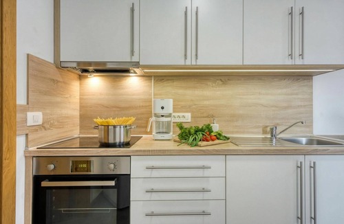 Portoroz Apartment | Villa Roma Portorose Classic - 250m to beach, Portorož, Slovenia