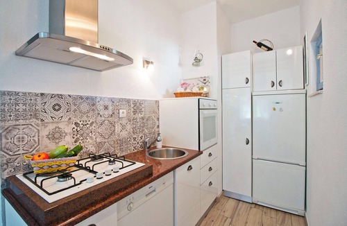 Dicmo House | VILLA ROMANSA 22km Split-Perfect Peace, Heated pool, Bbq