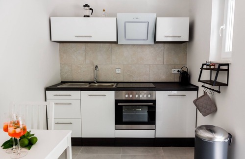 Mastrinka House | Villa Rosa vacation home with two apartments on Čiovo Trogir, pool 150m to the beach
