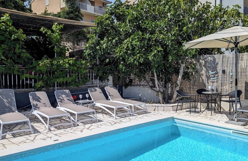 Mastrinka House | Villa Rosa vacation home with two apartments on Čiovo Trogir, pool 150m to the beach