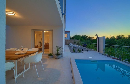Dobrinj Villa | Villa Rossa with heated swimming pool