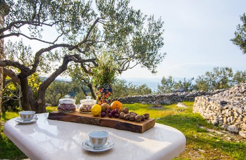 Splitska Villa | Villa Roza - One Bedroom with Swimming Pool