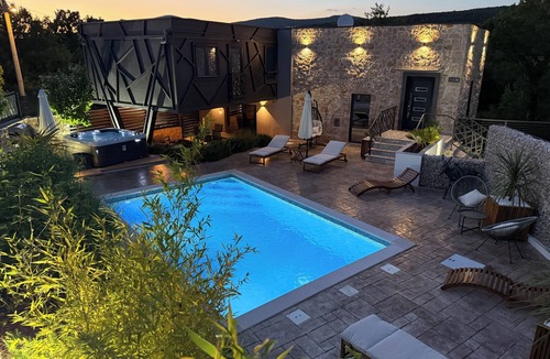 Central Dalmatia House | Villa sa bazenom i jacuzzijem u Dalmatinskoj zagori na 20 min od Splita