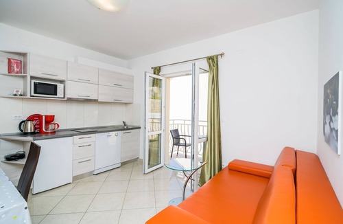 Plat Apartment | Villa Samba - Luxury One-Bedroom Apartment with Balcony and Sea View
