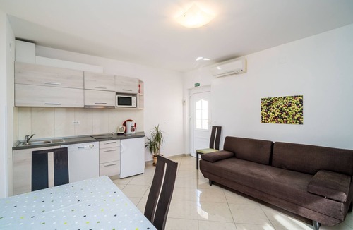 Plat Apartment | Villa Samba - Luxury One-Bedroom Apartment with Balcony and Sea View