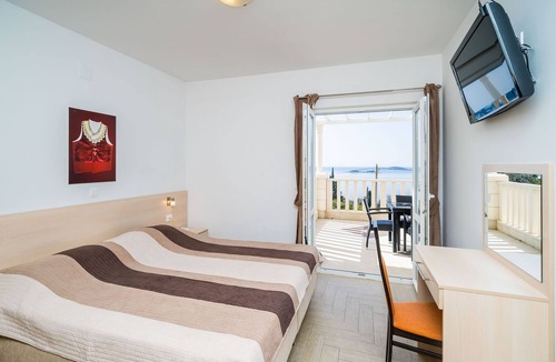 Plat Apartment | Villa Samba - Two-Bedroom Apartment with Terrace and Sea View - A4+1