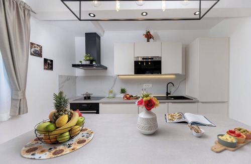 Martinski Villa | Villa San Martino With Heated Pool , Outside Jacuzzi & Hydromassage bathub