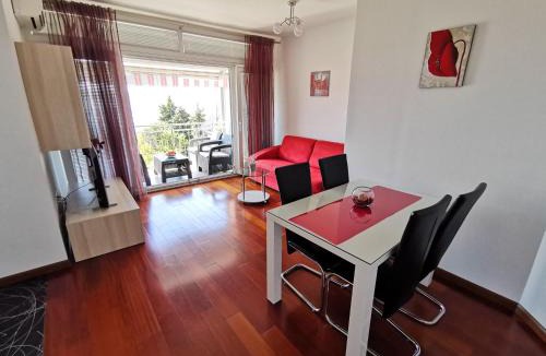 Dramalj Apartment | VILLA SARA 1, 50 m from the beach, balcony and sea view, private parking