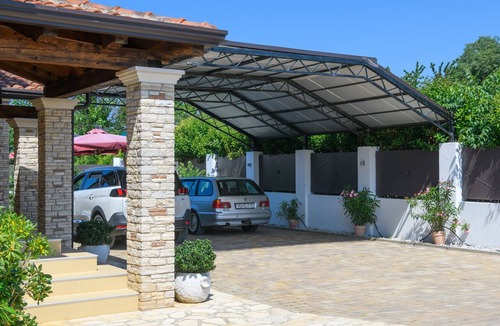Zbandaj Villa | Villa Sara four-bedroom villa with a swimming pool