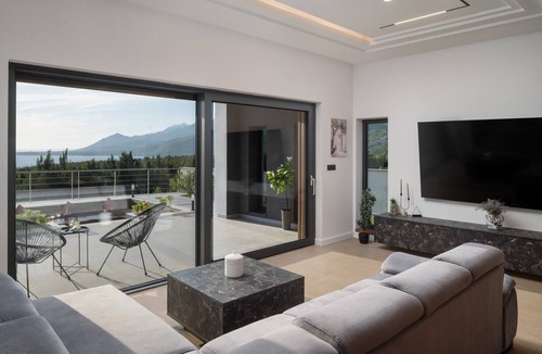 Rovanjska Villa | Villa Serenity, heated pool, jacuzzi, sea view, bbg, famili, pets