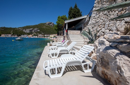 Klek Villa | Villa Simpleza - Six Bedroom Villa with Private Pool and Jacuzzi