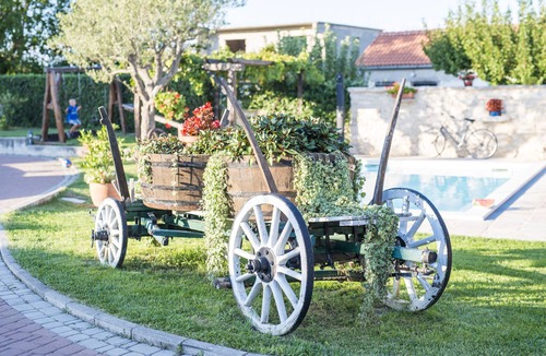 Zemunik Donji Villa | Villa Sisman, 4 bedrooms, private pool, children's playground, nature, beach