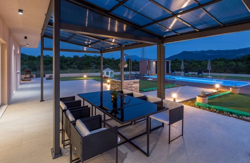 Omis Villa | Villa Sky D -With Heated Pool