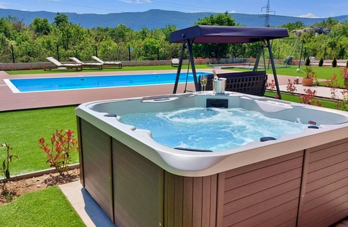 Omis Villa | Villa Sky D -With Heated Pool