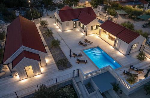 Seoca Villa | Villa Smokva and Višnja - Resort Moja Stina