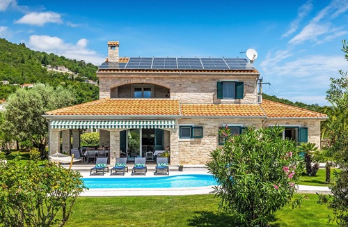 Golovik House | Villa Stonegate by Interhome