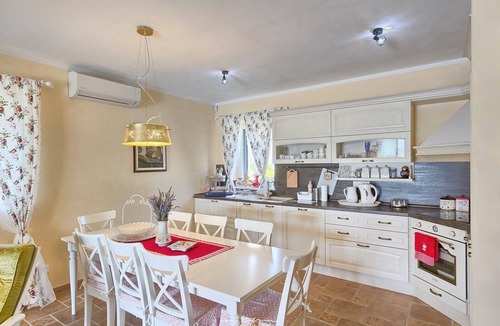 Golovik House | Villa Stonegate