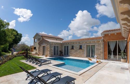 Kringa Villa | Villa Stonica - Rustic Istrian Pool Retreat - Happy Rentals
