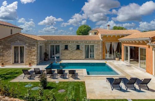 Kringa Villa | Villa Stonica - Rustic Istrian Pool Retreat - Happy Rentals