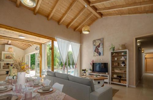 Kringa Villa | Villa Stonica - Rustic Istrian Pool Retreat - Happy Rentals