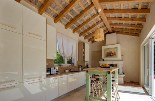 Kringa Villa | Villa Stonica - Rustic Istrian Pool Retreat - Happy Rentals