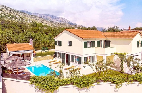Omis Villa | Villa Stozak, private heated pool, cinema room and sauna, 7 km from beach