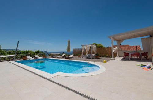 Orasac House | Villa Sunny Oasis