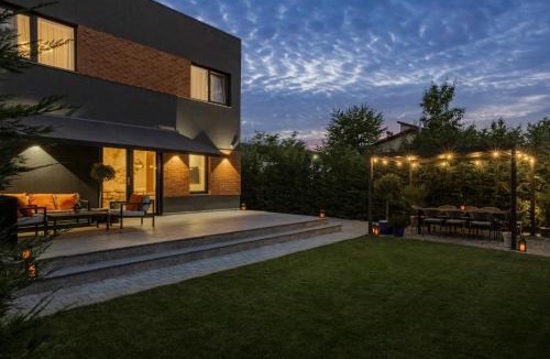 Corbeanca Villa | VILLA THERME - Luxurious Villa near Therme SPA & Airport