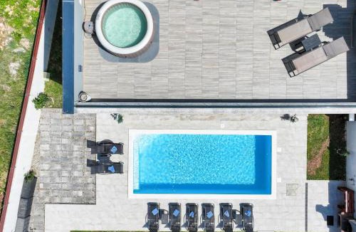Murvica Villa | Villa Tia with heated pool & jacuzzi