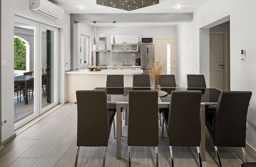 Duce Villa | Villa Tina - luxurious accomodation with heated pool, a Jacuzzi, 6 bedrooms