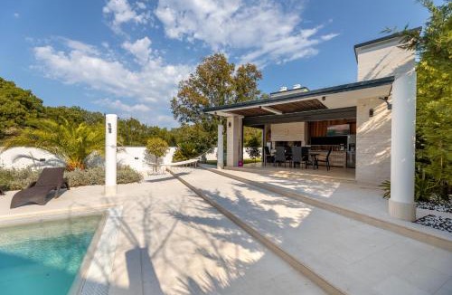 Rasopasno Villa | Villa Toscana with pool, sauna and jacuzzi