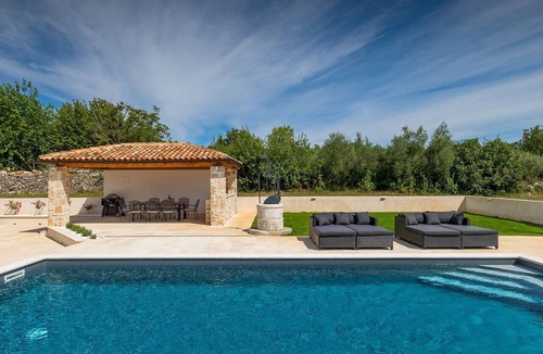 Vosteni Villa | Villa Treori by Villas Guide